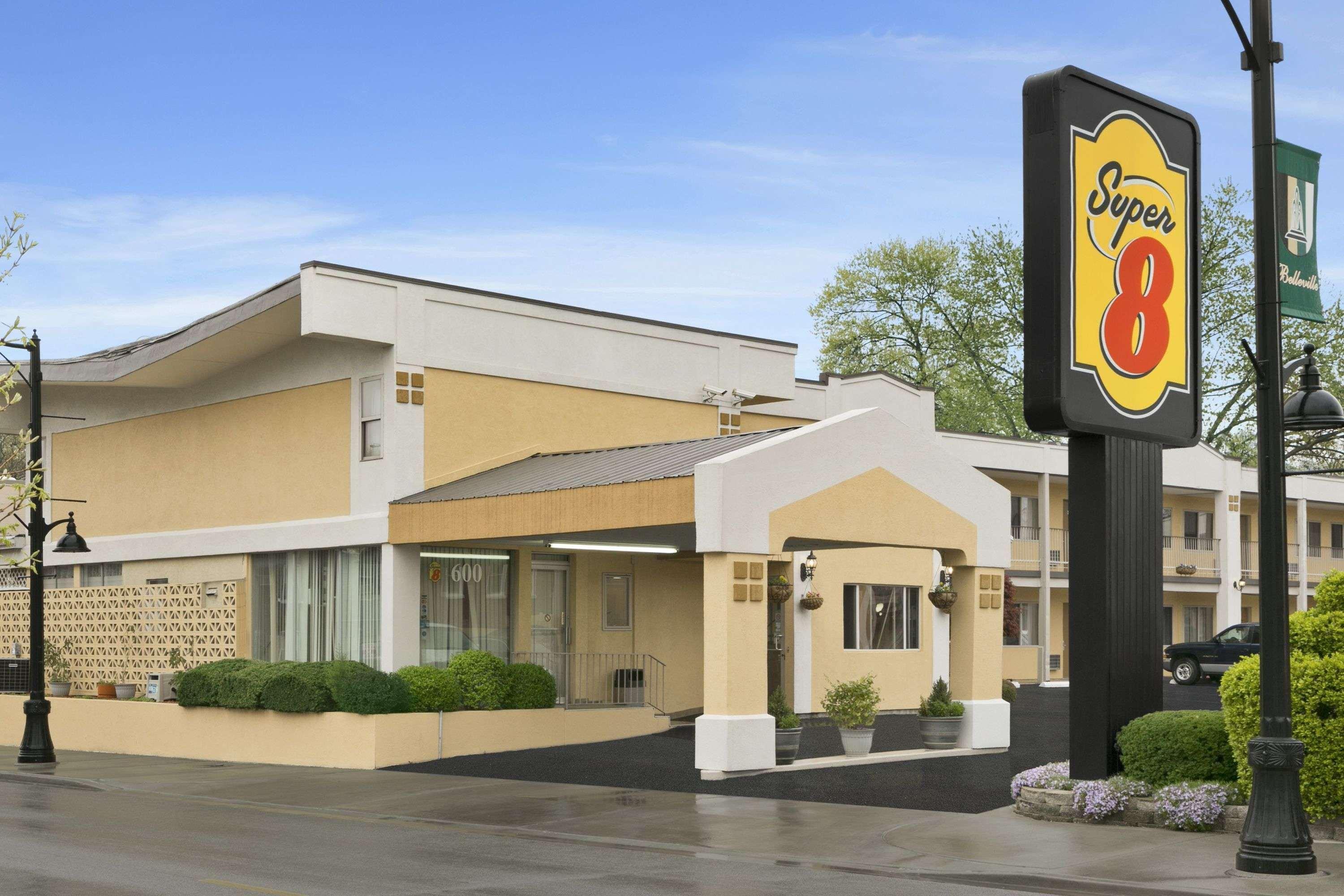 Super 8 By Wyndham Belleville St. Louis Area Exterior photo